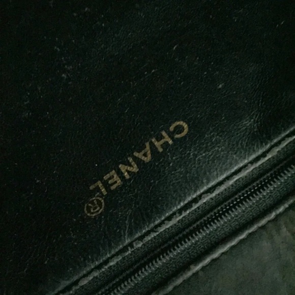 Authentic channel purse. Well use condition. Please see all the pic - Picture 5 of 15